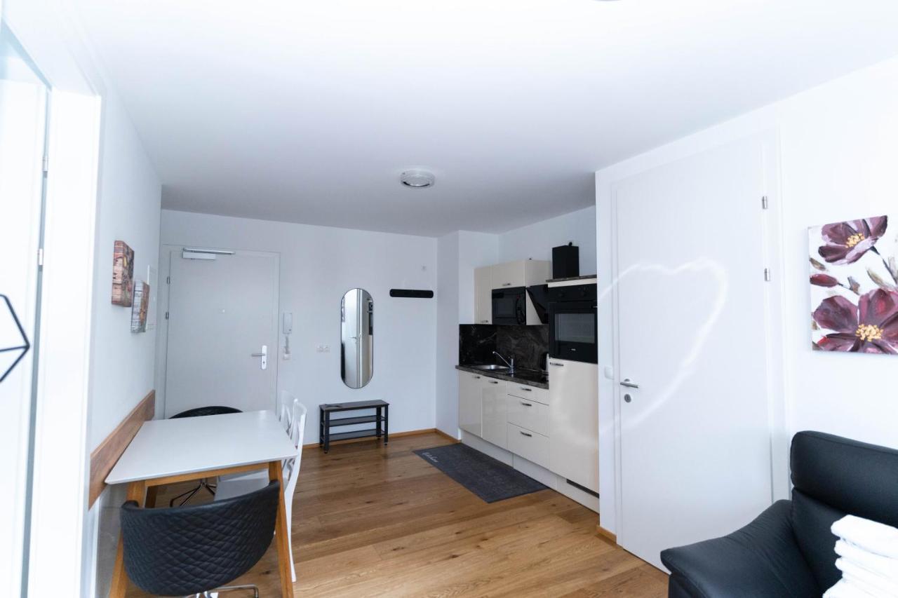 Modern Apartment With Tiny Garden Near City Center Wien Exterior foto