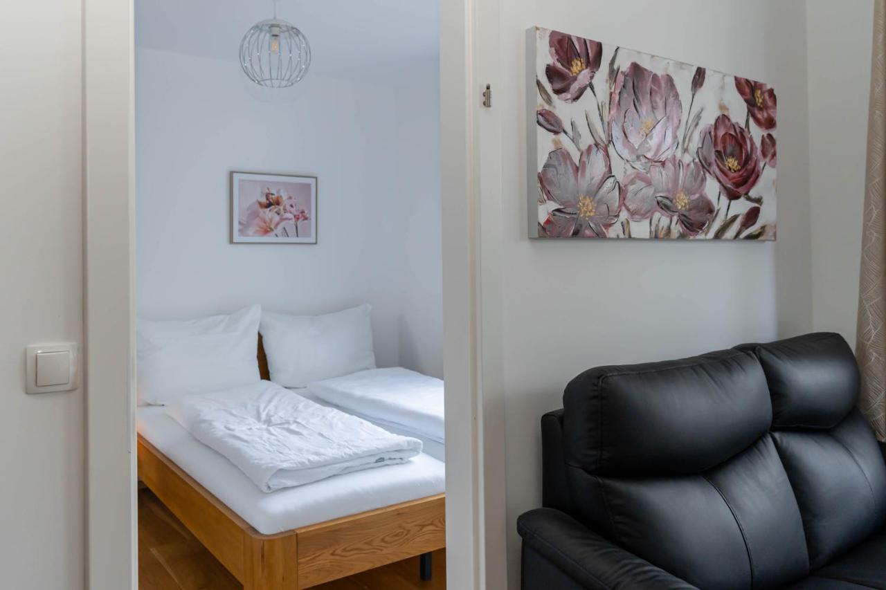 Modern Apartment With Tiny Garden Near City Center Wien Exterior foto