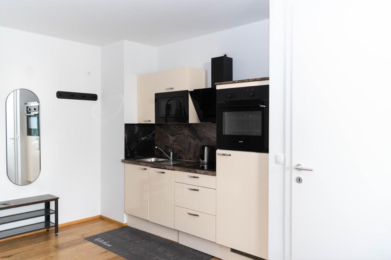 Modern Apartment With Tiny Garden Near City Center Wien Exterior foto