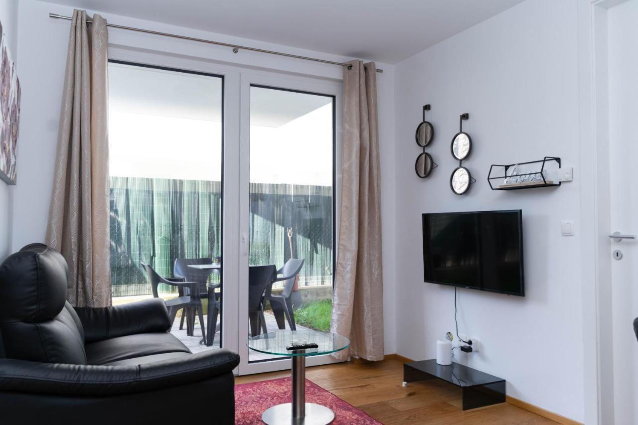 Modern Apartment With Tiny Garden Near City Center Wien Exterior foto